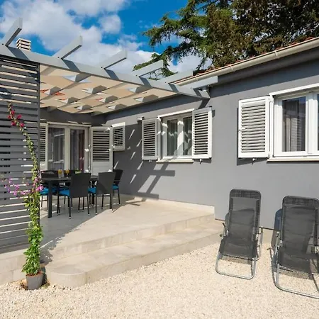 Casa Astra By Briskva Tatil Evi Marčana