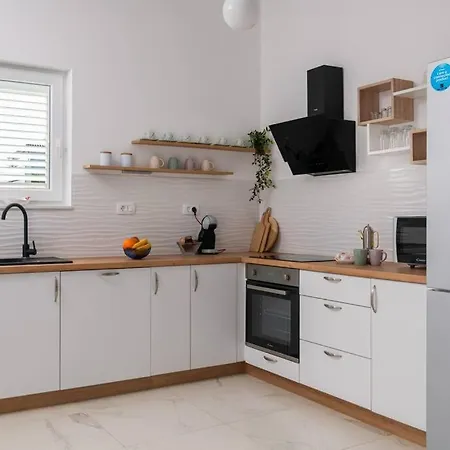 Casa Astra By Briskva Tatil Evi Marčana